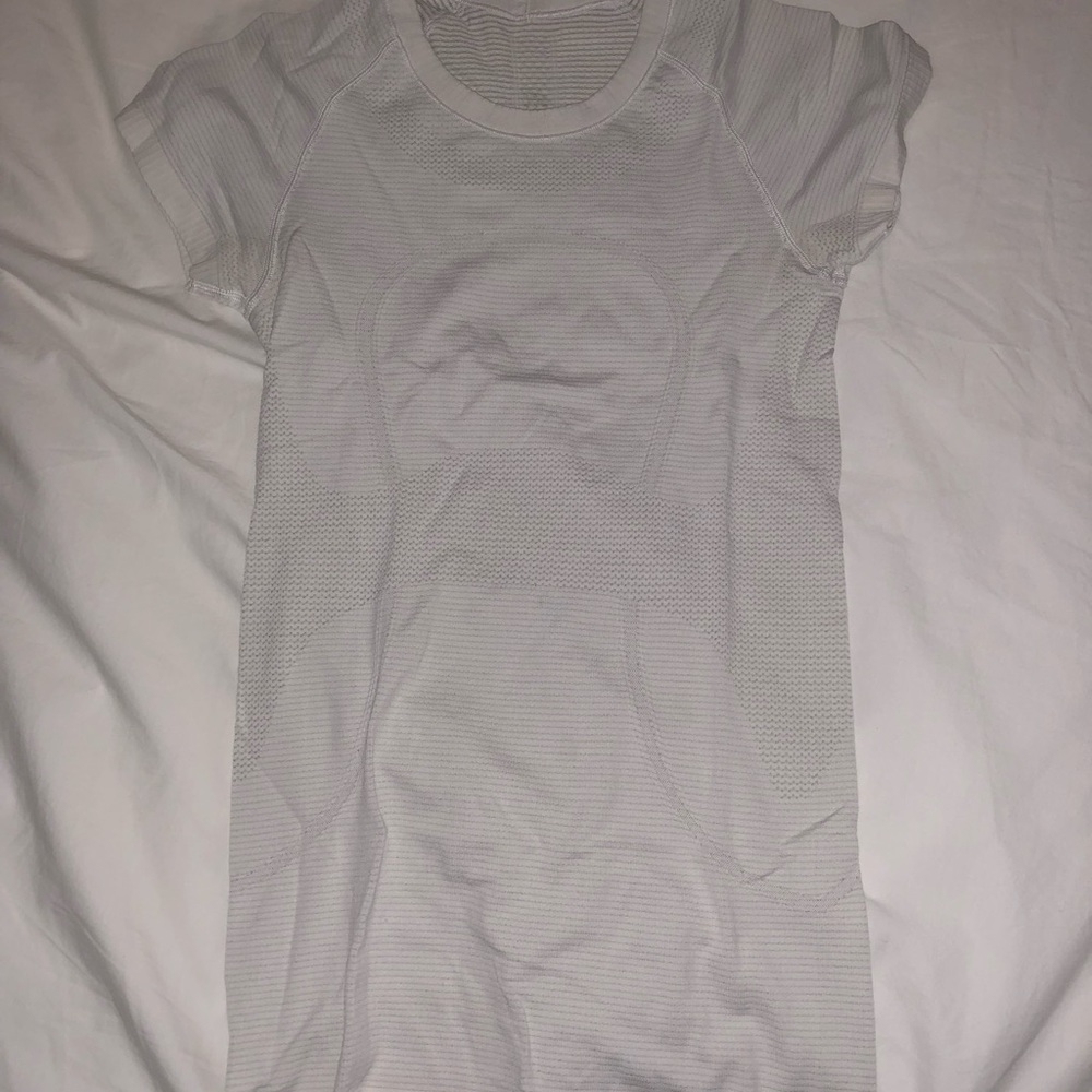 Lululemon swiftly tech short sleeve shirt